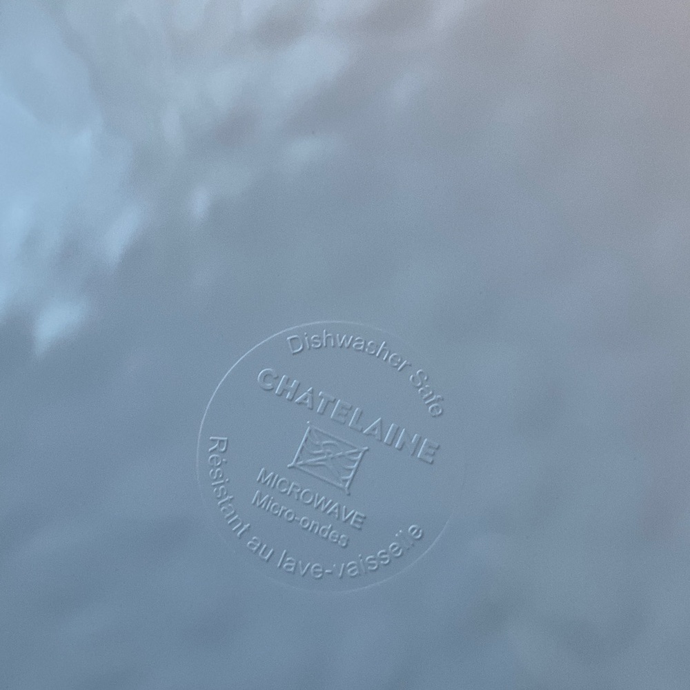 Gingham Pattern Dinnerware Set - Picture 9 of 9